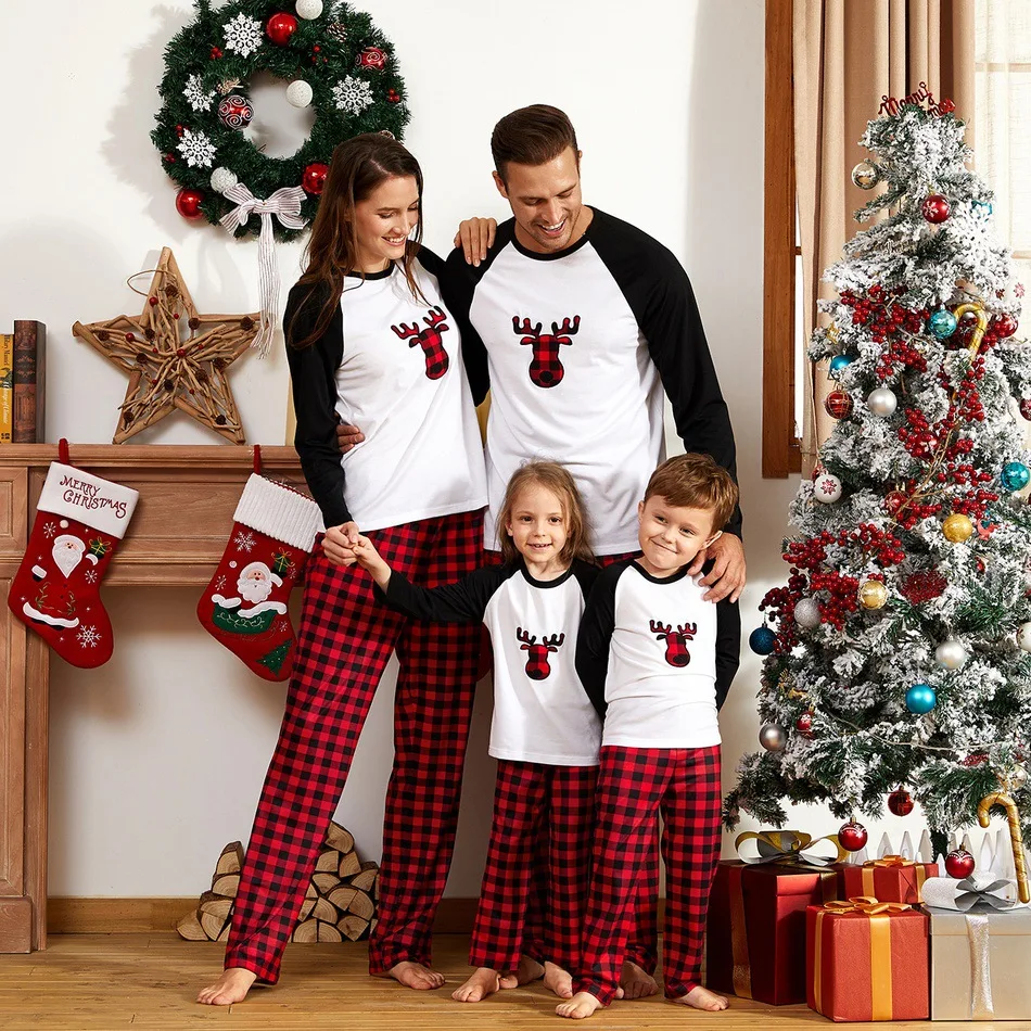 New Year Winter Cotton Family Matching Christmas Pajamas Mother Daughter Clothing Set Mom Daddy Baby Girl Boy Family Look
New Year Winter Cotton Family Matching Christmas Pajamas Mother Daughter Clothing Set Mom Daddy Baby Girl Boy Family Look