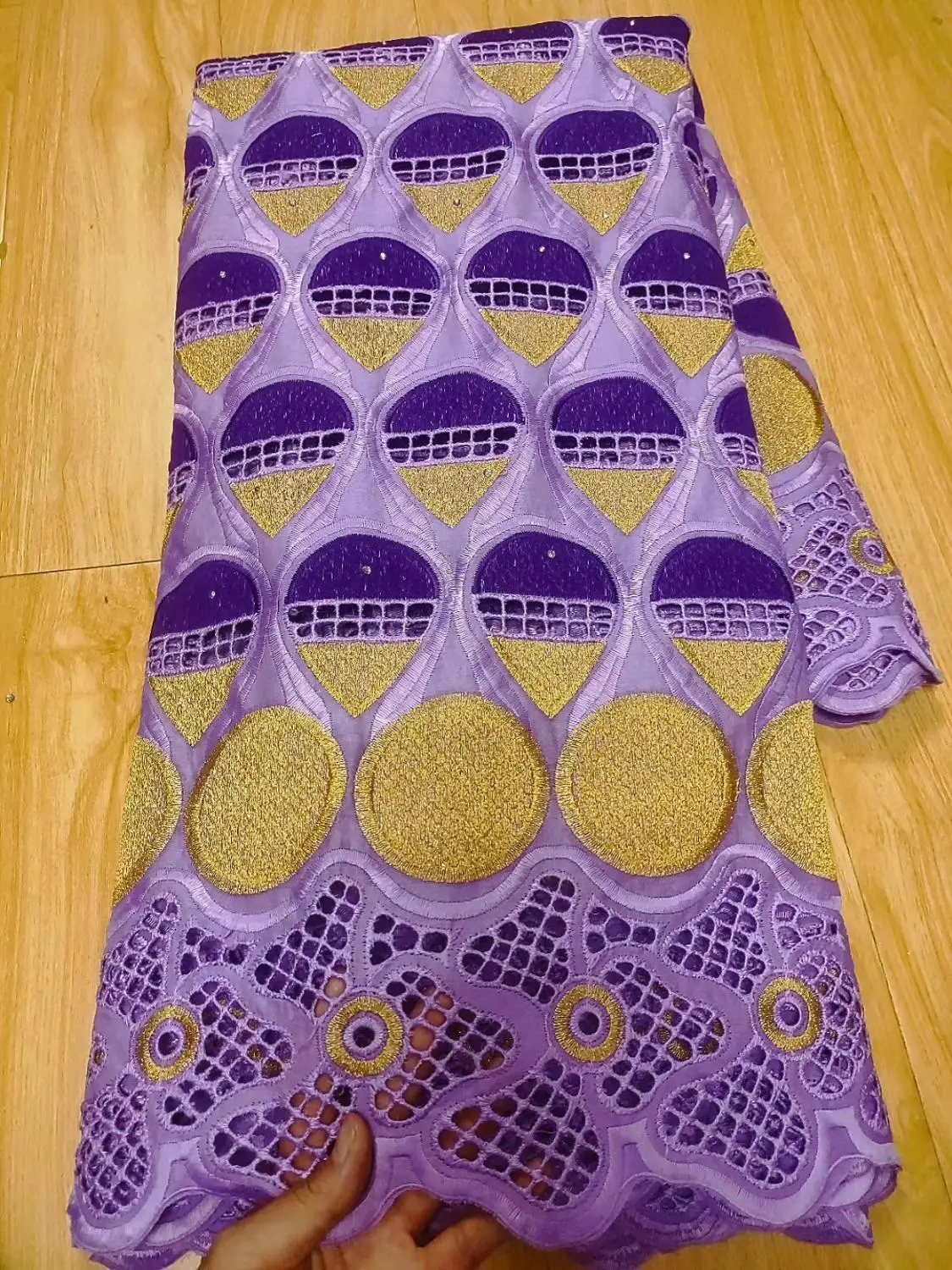 5yards swiss voile lace fabric 2020 the latest cotton lace fabric hollw out style good quality cotton lace for wedding KC8131
5yards swiss voile lace fabric 2020 the latest cotton lace fabric hollw out style good quality cotton lace for wedding KC8131