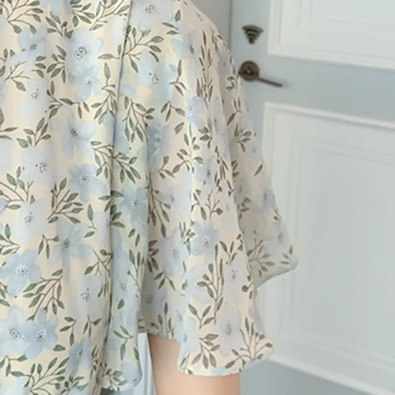 2021 Women Summer Short Butterfly Sleeve V-neck Chiffon Dress Boho Style Floral Print High Waist A-line Beach Long Dresses Robe
2021 Women Summer Short Butterfly Sleeve V-neck Chiffon Dress Boho Style Floral Print High Waist A-line Beach Long Dresses Robe