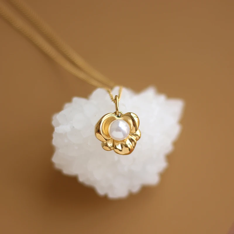 CHUANGU 18K Gold Simple Pearl Flower Clavicle Chain Necklace Handmade Choker Boho Collier Necklace For Women Jewelry
CHUANGU 18K Gold Simple Pearl Flower Clavicle Chain Necklace Handmade Choker Boho Collier Necklace For Women Jewelry