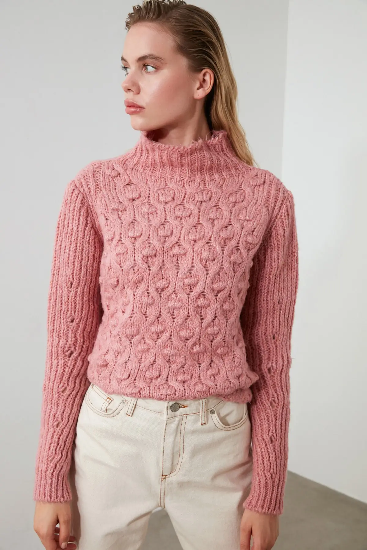 Trendyol Mesh Detailed Knitwear Sweater TWOAW21KZ0091
Trendyol Mesh Detailed Knitwear Sweater TWOAW21KZ0091