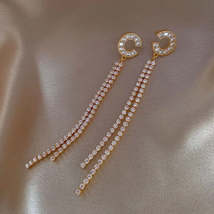 New Classic Crystal Earrings Ladies Long Earrings Tassels Rhinestone Earrings Fashion Ladies Korean Earrings Jewelry
New Classic Crystal Earrings Ladies Long Earrings Tassels Rhinestone Earrings Fashion Ladies Korean Earrings Jewelry