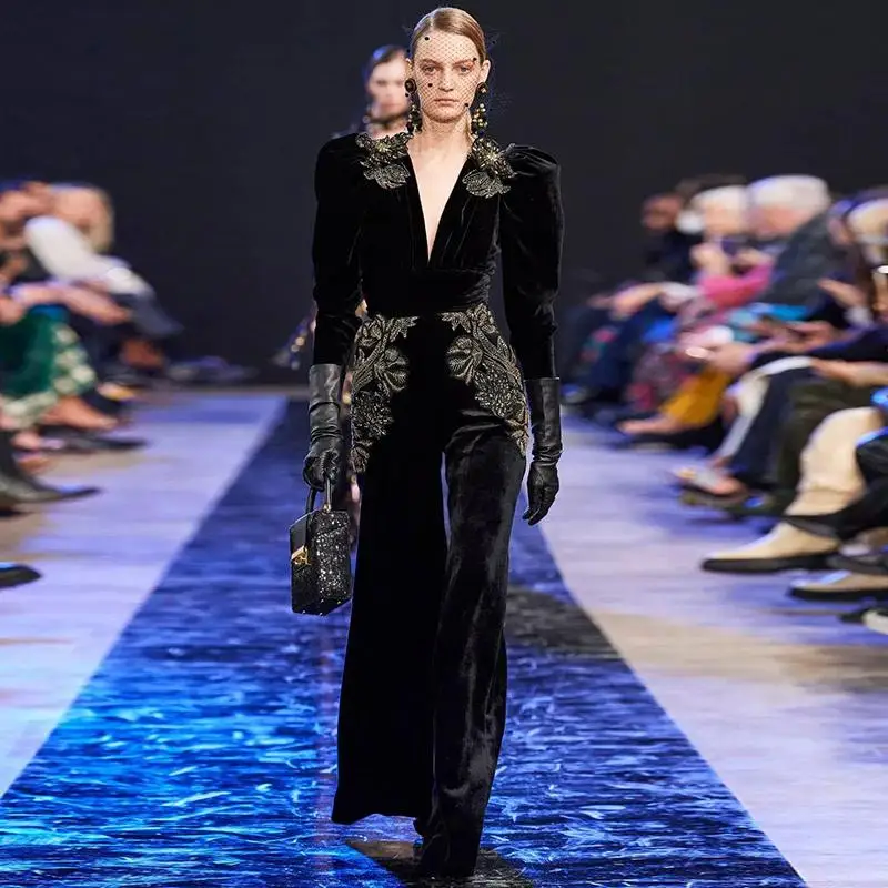 women jumpsuit and rompers for women high quality Runway 2020 V-neck long sleeve gold thread embroidery straight velvet Jumpsuit
women jumpsuit and rompers for women high quality Runway 2020 V-neck long sleeve gold thread embroidery straight velvet Jumpsuit