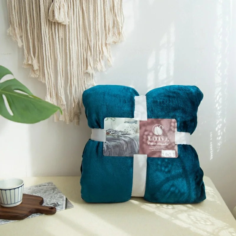 Soft Warm Coral Fleece Blanket Coral Fleece Flannel Blanket Plaids Throw On Sofa/Bed/ Travel Solid Color Bedspread Bedding Cover
Soft Warm Coral Fleece Blanket Coral Fleece Flannel Blanket Plaids Throw On Sofa/Bed/ Travel Solid Color Bedspread Bedding Cover