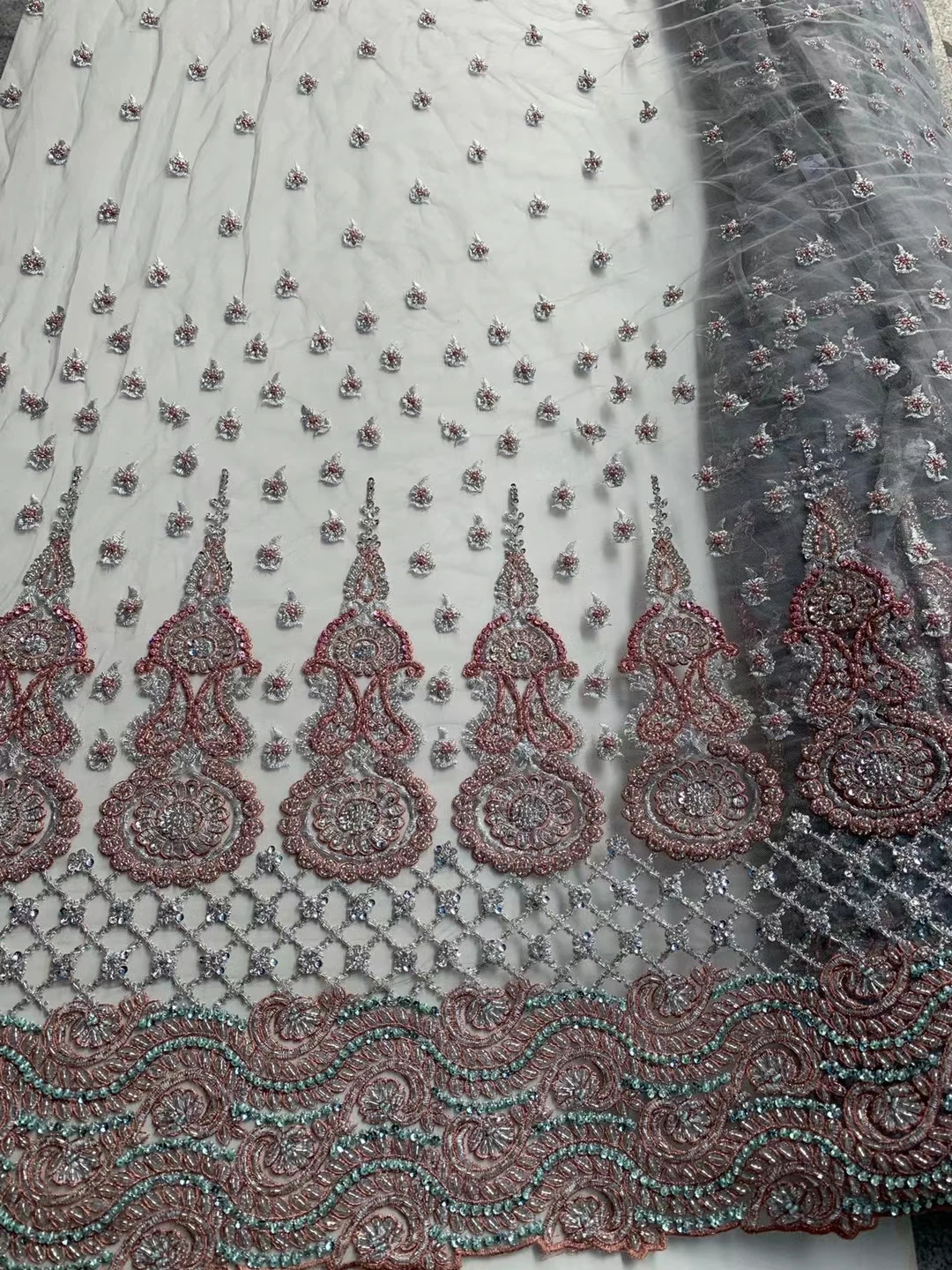 2021High Quality African Nigerian Sequins Tulle Lace Fabric Embroidery Gauze With Beads Stone 3D Guipure Wedding Party Dress
2021High Quality African Nigerian Sequins Tulle Lace Fabric Embroidery Gauze With Beads Stone 3D Guipure Wedding Party Dress