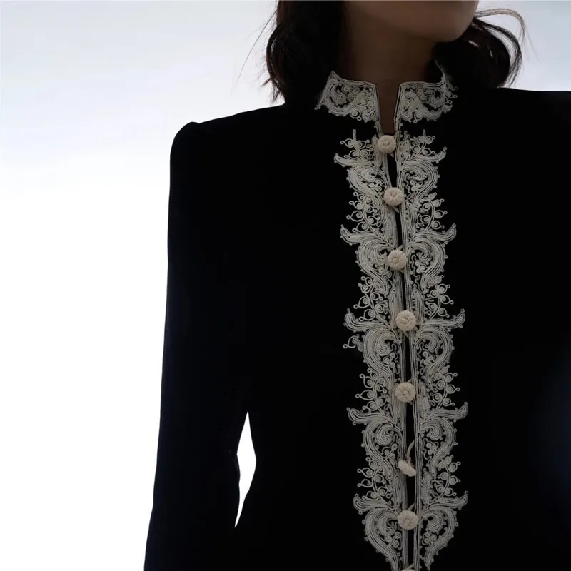 Vintage Black Lace Embroidery Winter Jacket Women 2021 Runway Designers Long Sleeve Tops Mujer Short Slim Quilted Coats
Vintage Black Lace Embroidery Winter Jacket Women 2021 Runway Designers Long Sleeve Tops Mujer Short Slim Quilted Coats