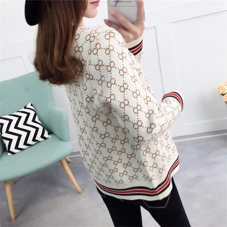 Luxury Design Women‘s Plaid Sweater Knitted Cardigan Coat Winter Stripe Loose Soft Wholesale Female Long Sleeve Fashion Knitwear
Luxury Design Women‘s Plaid Sweater Knitted Cardigan Coat Winter Stripe Loose Soft Wholesale Female Long Sleeve Fashion Knitwear