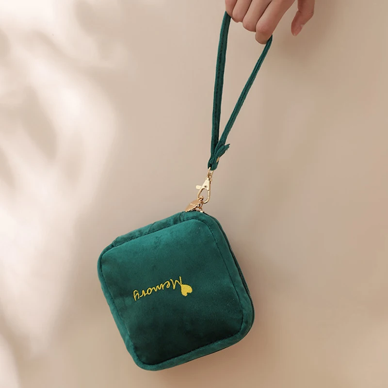Portable Personalized Cosmetic Bag Women Waterproof Toiletries Perfume Storage Pouch Travel Lipstick Brushes Organizer Supplies
Portable Personalized Cosmetic Bag Women Waterproof Toiletries Perfume Storage Pouch Travel Lipstick Brushes Organizer Supplies