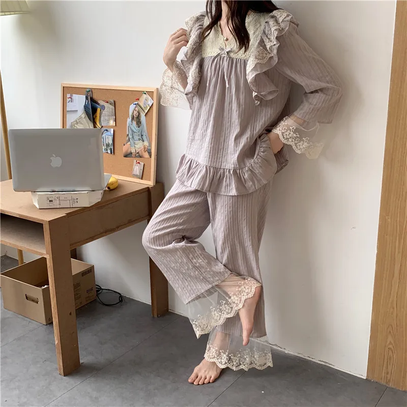Lace Embroidery Princess Pajama Set Women Sleepwear Two Piece Set Spring Autumn Homewear Crepe Ruffles Long Sleeve Pants L460
Lace Embroidery Princess Pajama Set Women Sleepwear Two Piece Set Spring Autumn Homewear Crepe Ruffles Long Sleeve Pants L460