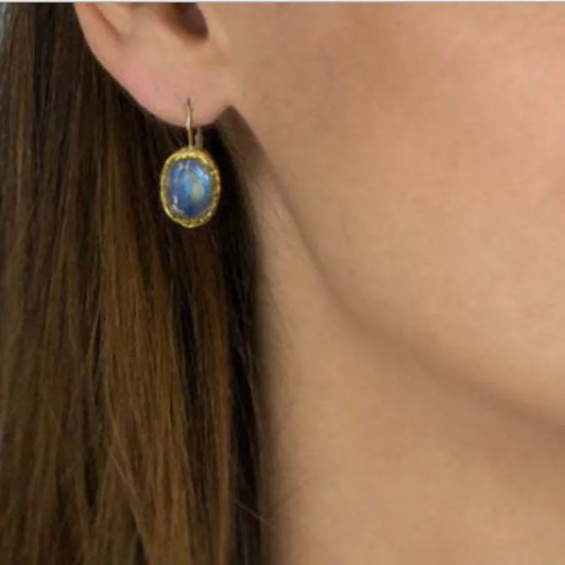 VILAGE New 2021 Unique Real Glitter Stone Bridal Wedding Earrings Plated Golden Earrings for Ladies Party Jewelry
VILAGE New 2021 Unique Real Glitter Stone Bridal Wedding Earrings Plated Golden Earrings for Ladies Party Jewelry