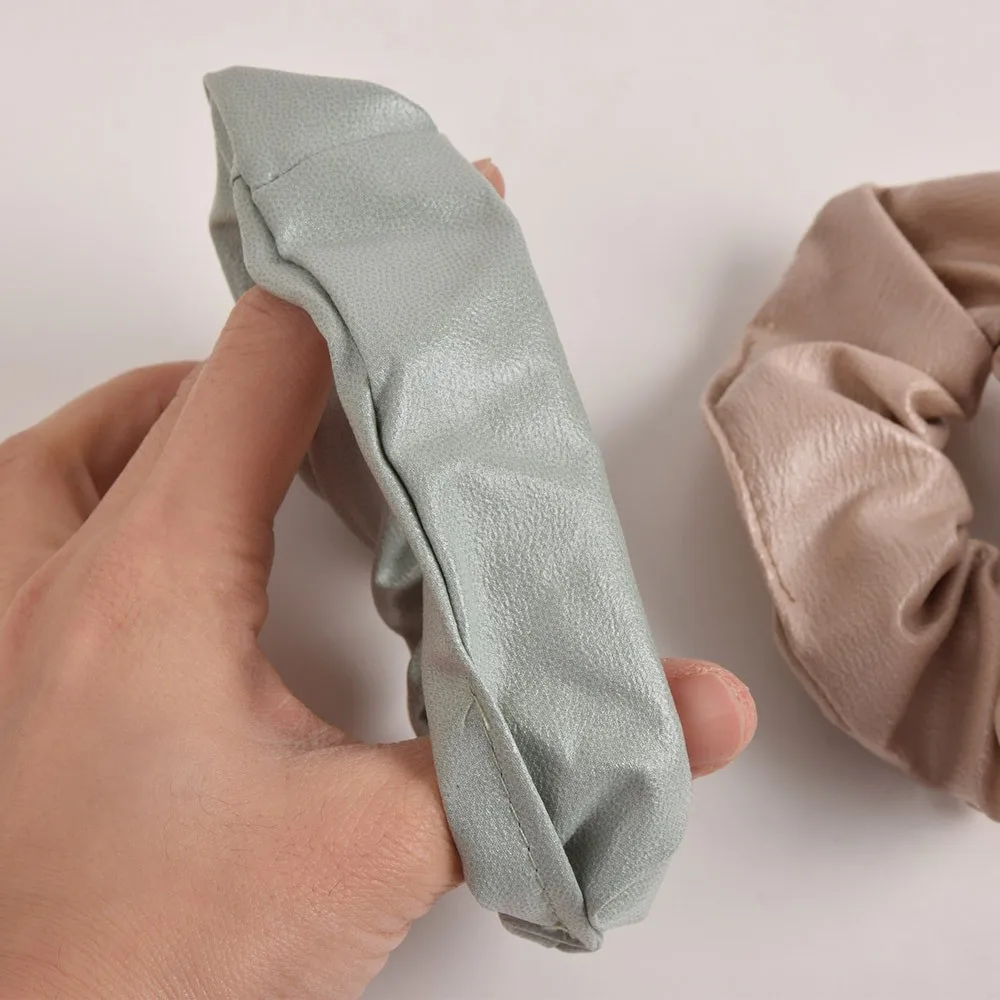 New Arrival Creative PU Leather Solid Color Large Intestine Rings Scrunchies Women Girls Hair Bands Ties Ropes Hair Accessories
New Arrival Creative PU Leather Solid Color Large Intestine Rings Scrunchies Women Girls Hair Bands Ties Ropes Hair Accessories