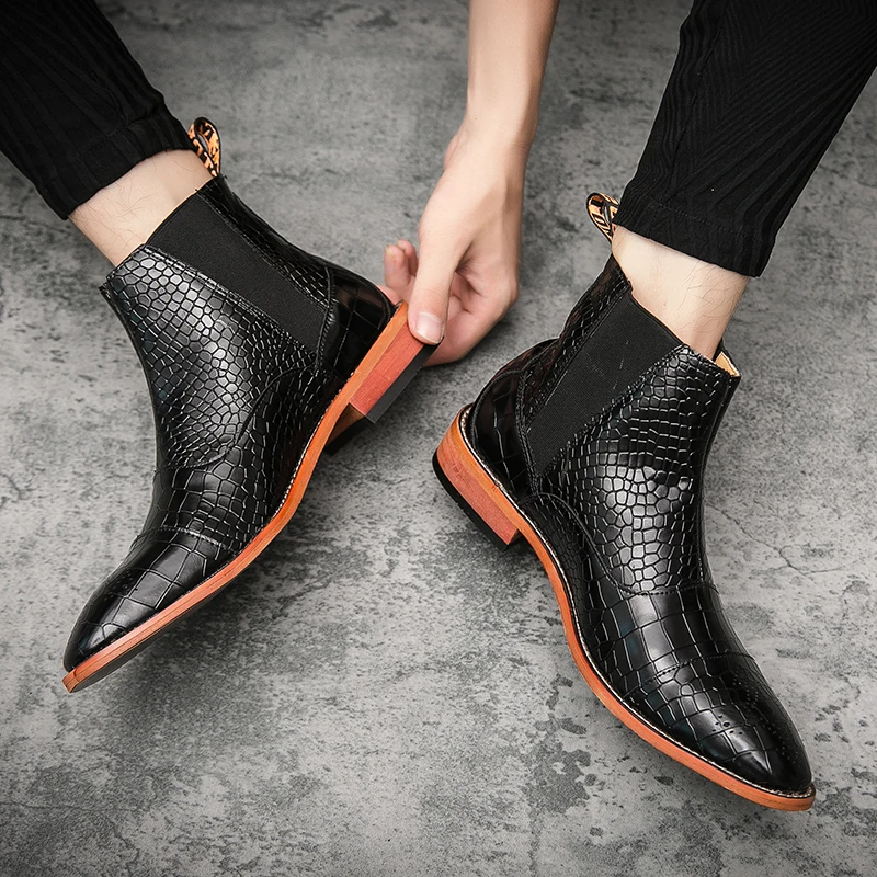 Spring and autumn crocodile leather face men's pointed high top shoes large size 38-46 fashion Retro Leather Boots
Spring and autumn crocodile leather face men's pointed high top shoes large size 38-46 fashion Retro Leather Boots