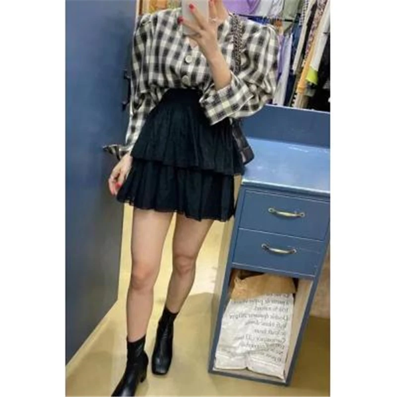 New Women Cropped Coats Chic Retro Casual V-neck Puff Sleeve Single-breasted Buttons Plaid Short jacket Female Clothed Outfit
New Women Cropped Coats Chic Retro Casual V-neck Puff Sleeve Single-breasted Buttons Plaid Short jacket Female Clothed Outfit