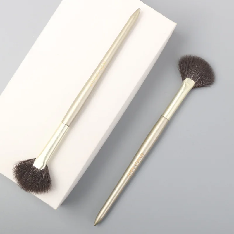 High gloss brush fan-shaped fine light peak wool makeup brush super soft nose contouring brush
High gloss brush fan-shaped fine light peak wool makeup brush super soft nose contouring brush