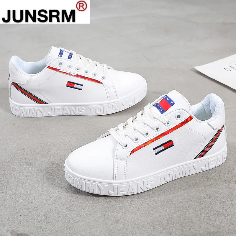 2021 Spring New Women's Casual Shoes Soft Leather Running Sneakers Unisex Couple Board Shoes Women Comfortable White Shoes 
2021 Spring New Women's Casual Shoes Soft Leather Running Sneakers Unisex Couple Board Shoes Women Comfortable White Shoes