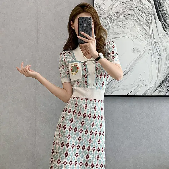 2021 spring and summer new waist slimming skirt female summer temperament ladies small fragrance four-leaf clover knitted dress
2021 spring and summer new waist slimming skirt female summer temperament ladies small fragrance four-leaf clover knitted dress