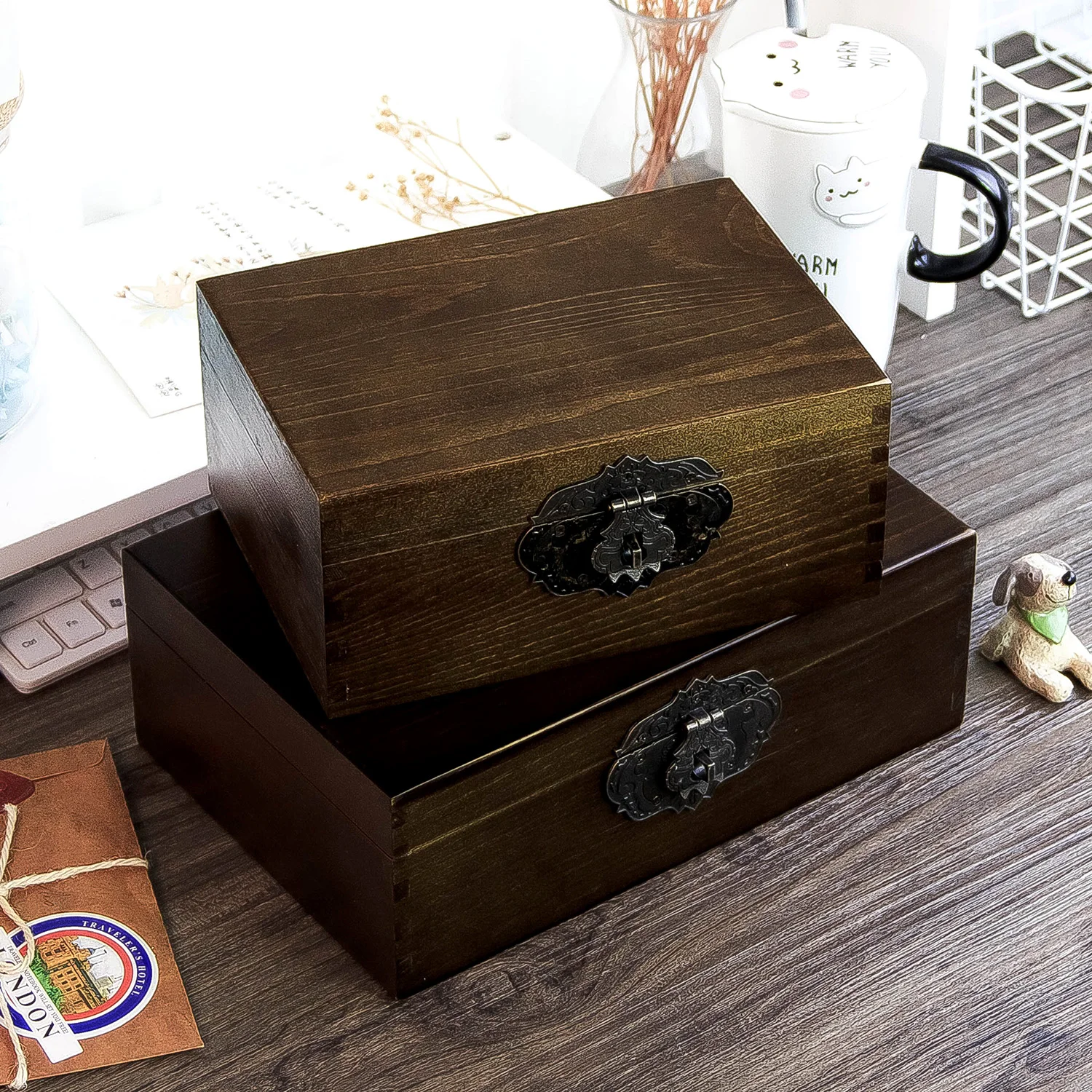 Creative retro solid wood storage box with lock small wooden box multi function storage box
Creative retro solid wood storage box with lock small wooden box multi function storage box