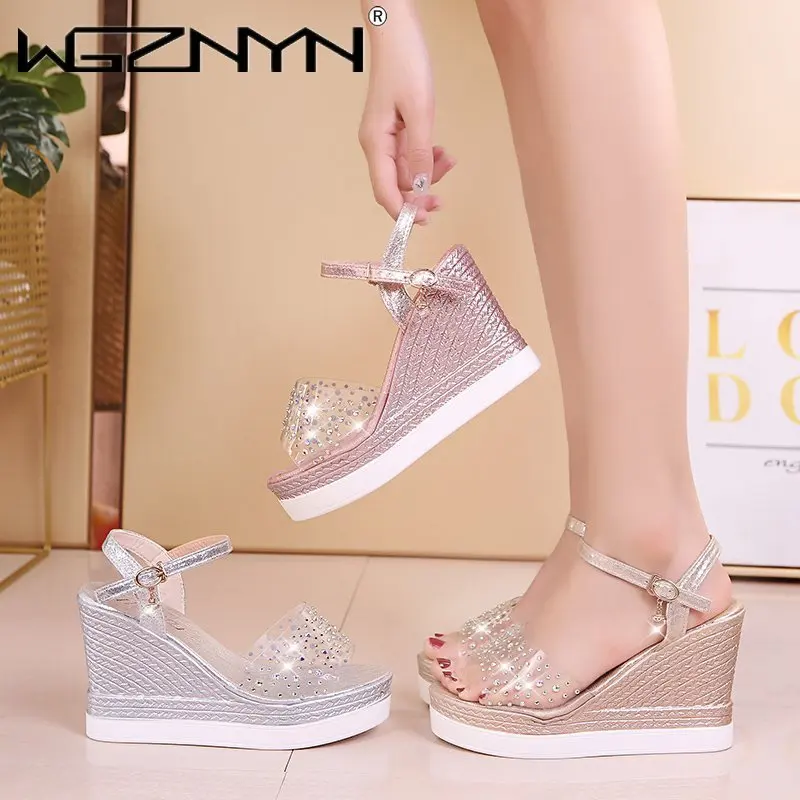 WGZNYN 2021 New Fashion Wedge Sandals Women Summer Open Toe Fish Head Sandals Fashion Platform 10CM High Heels Women Shoes
WGZNYN 2021 New Fashion Wedge Sandals Women Summer Open Toe Fish Head Sandals Fashion Platform 10CM High Heels Women Shoes