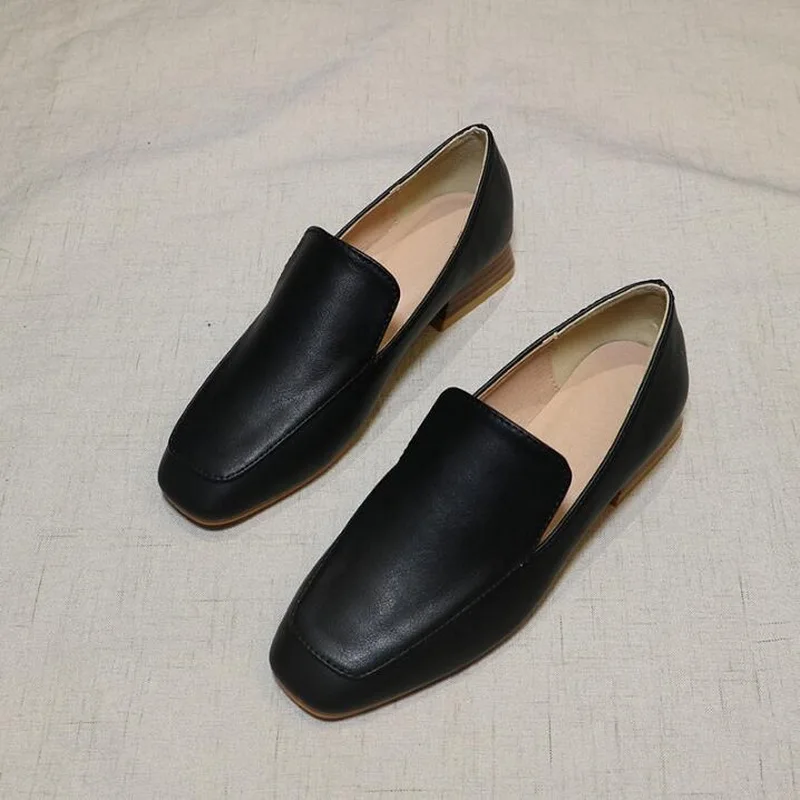 Женские туфли-лодочки на низком каблуке, из искусственной кожи 
Женские туфли-лодочки на низком каблуке, из искусственной кожи