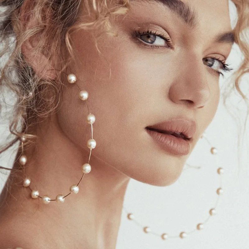 Simple Temperament Simulated Pearl Big Thin Hoop Earrings For Women Exaggerated Large Circle Round Earring Wedding Party Jewelry
Simple Temperament Simulated Pearl Big Thin Hoop Earrings For Women Exaggerated Large Circle Round Earring Wedding Party Jewelry