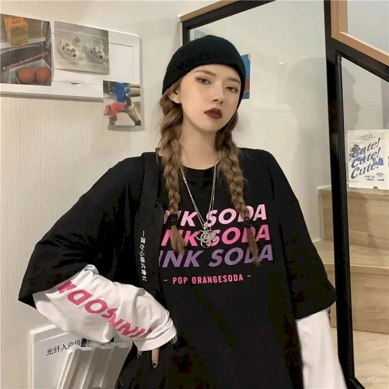 2022 Autumn Fake Two-piece Splicing Long Sleeve T-shirt Female Korean Loose Harajuku Style Graphic T Shirts Tops Gothic Fashion
2022 Autumn Fake Two-piece Splicing Long Sleeve T-shirt Female Korean Loose Harajuku Style Graphic T Shirts Tops Gothic Fashion