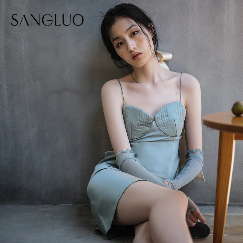 ★even nightgown nightwear restoring ancient ways in spring and summer, backing a sexy French accept waist to wear thin
★even nightgown nightwear restoring ancient ways in spring and summer, backing a sexy French accept waist to wear thin