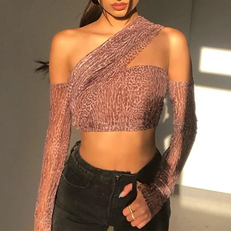 Fashion Vintage Print Sexy Backless Women Tops Skew Collar Slim Tank Tops With Sleeve Summer 2021 Streetwear All-match
Fashion Vintage Print Sexy Backless Women Tops Skew Collar Slim Tank Tops With Sleeve Summer 2021 Streetwear All-match