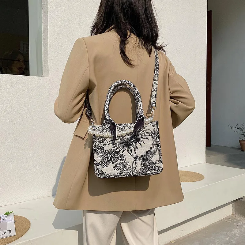Women's Shoulder Bag Luxury Brand Totes Bag Large Capacity Canvas Women Handbag Fashion Cotton Clutches High Quality Bolsa
Women's Shoulder Bag Luxury Brand Totes Bag Large Capacity Canvas Women Handbag Fashion Cotton Clutches High Quality Bolsa