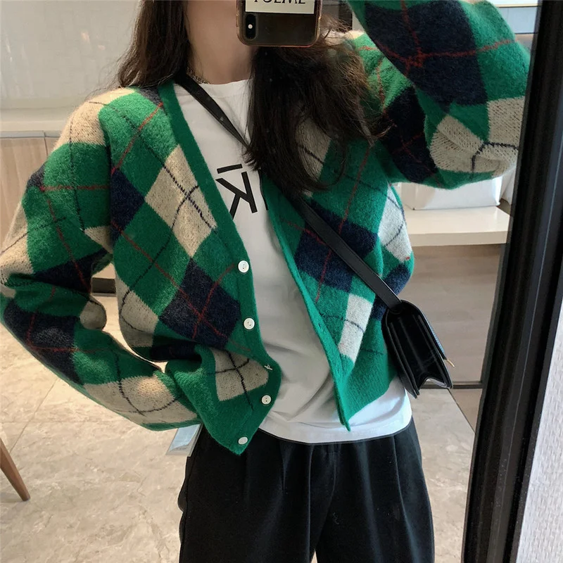 Korean Fashion V-neck Contrast Color Knit Cardigan Women Autumn Winter Jumpers 2021 New Loose Retro Sweaters Green Cardigan
Korean Fashion V-neck Contrast Color Knit Cardigan Women Autumn Winter Jumpers 2021 New Loose Retro Sweaters Green Cardigan