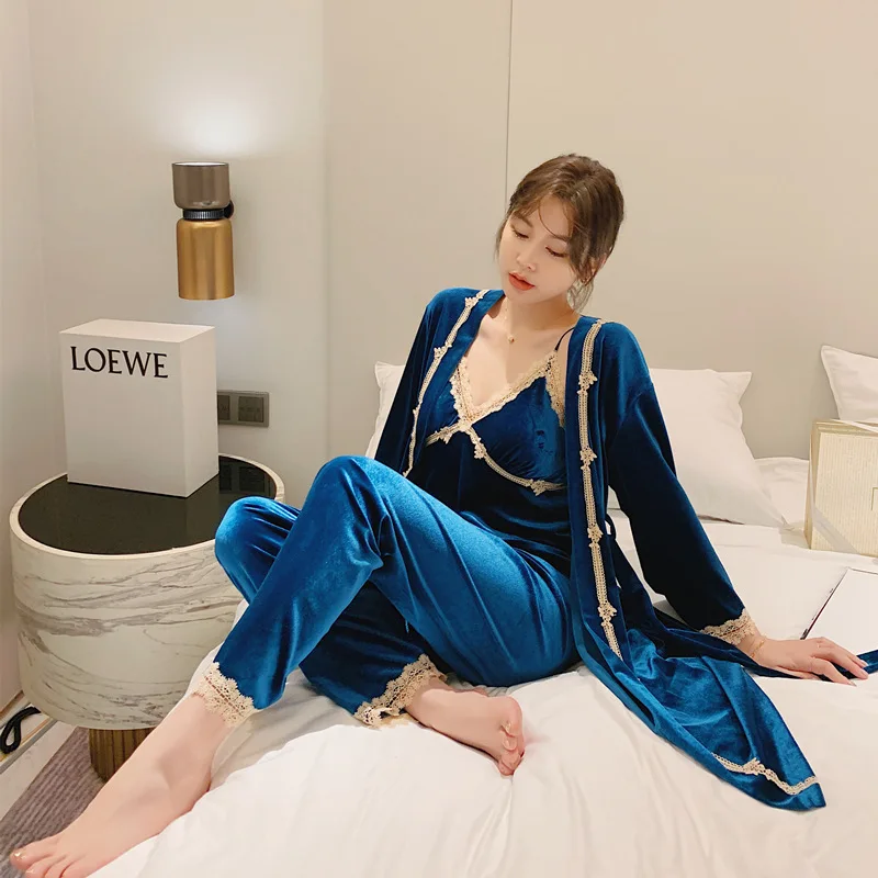 Sexy Pajamas Sets Women Autumn Winter New Gold Velvet Suspender Nightgown 3-Piece Nightdress Long Sleeve Home Service Suit
Sexy Pajamas Sets Women Autumn Winter New Gold Velvet Suspender Nightgown 3-Piece Nightdress Long Sleeve Home Service Suit
