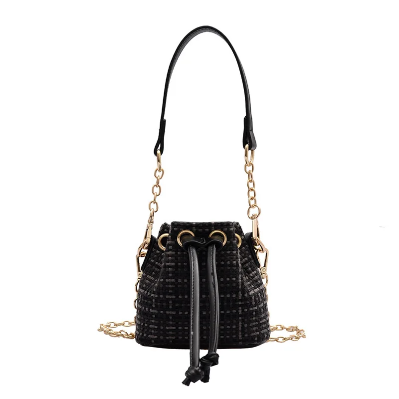 Personalized fashion shoulder bag messenger bag 2021 spring new arrival new trend small bag casual metal chain bag female bag
Personalized fashion shoulder bag messenger bag 2021 spring new arrival new trend small bag casual metal chain bag female bag