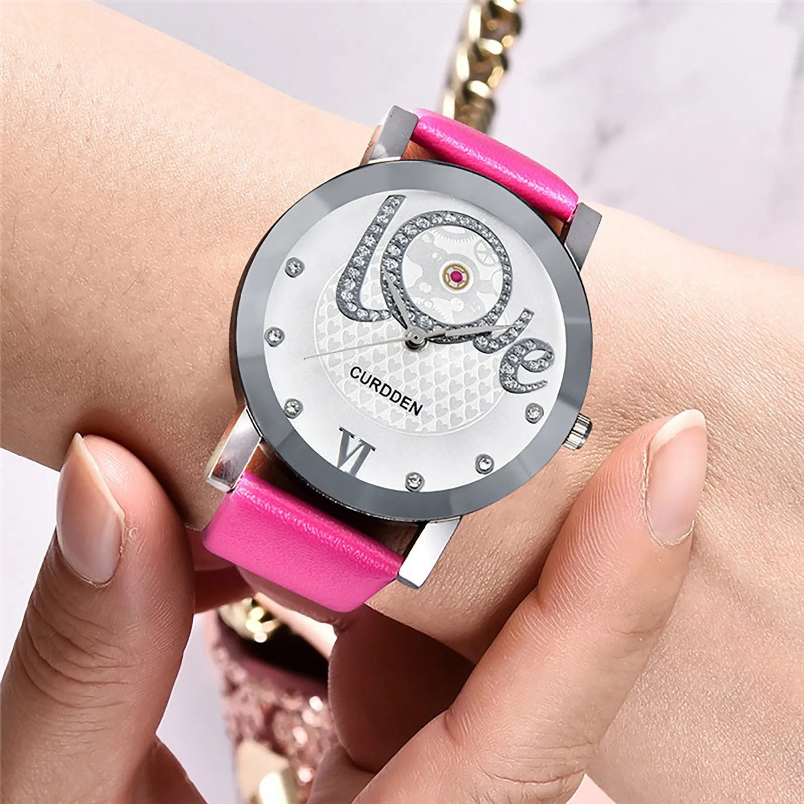 Luxury Diamond Letter Watch For Women Fashion Leather Belt Quartz Wrist Watch Fashion Ladies Gift Accessories Montre Femme
Luxury Diamond Letter Watch For Women Fashion Leather Belt Quartz Wrist Watch Fashion Ladies Gift Accessories Montre Femme