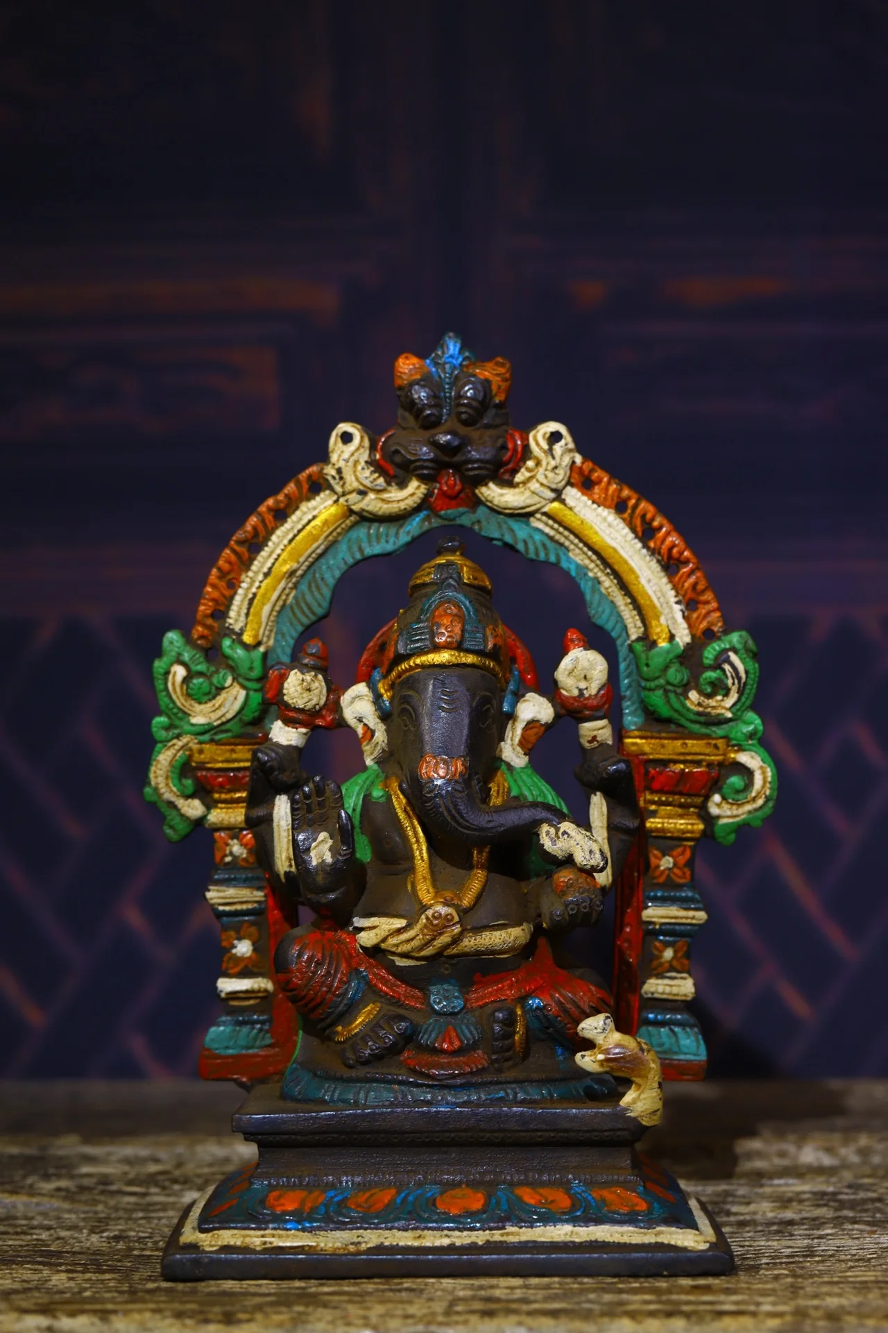 7"Tibetan Temple Old Bronze Engraved Tracing Elephant Trunk God of Wealth statue Sit on the dragon chair Ward off evil spirits
7"Tibetan Temple Old Bronze Engraved Tracing Elephant Trunk God of Wealth statue Sit on the dragon chair Ward off evil spirits