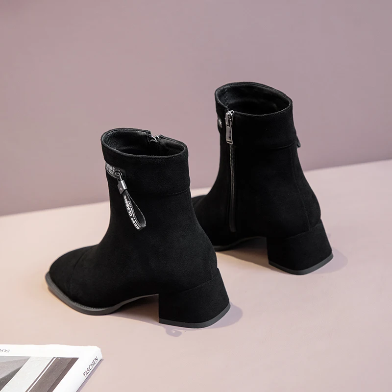 EGONERY Women Leisure ankle boots winter Fashion New Style Square Toe Suede Concise Comfortable Solid color Mature soft
EGONERY Women Leisure ankle boots winter Fashion New Style Square Toe Suede Concise Comfortable Solid color Mature soft