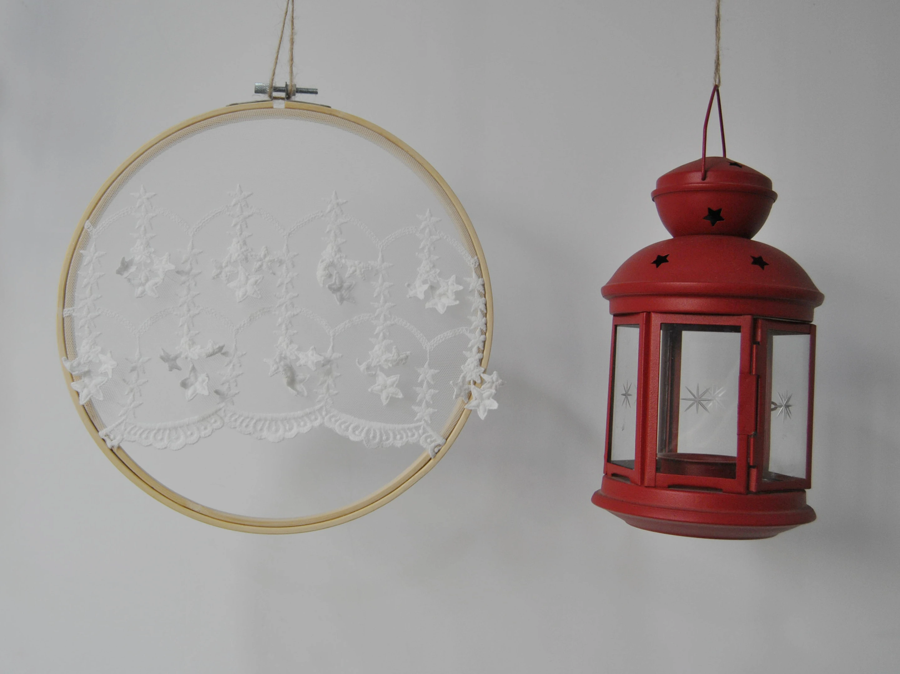 Nature Round Wall hanging Dream White Lace Catcher Wedding Background Home Wall Decor Dandelion Stars embroidery No.QX28576-1
Nature Round Wall hanging Dream White Lace Catcher Wedding Background Home Wall Decor Dandelion Stars embroidery No.QX28576-1