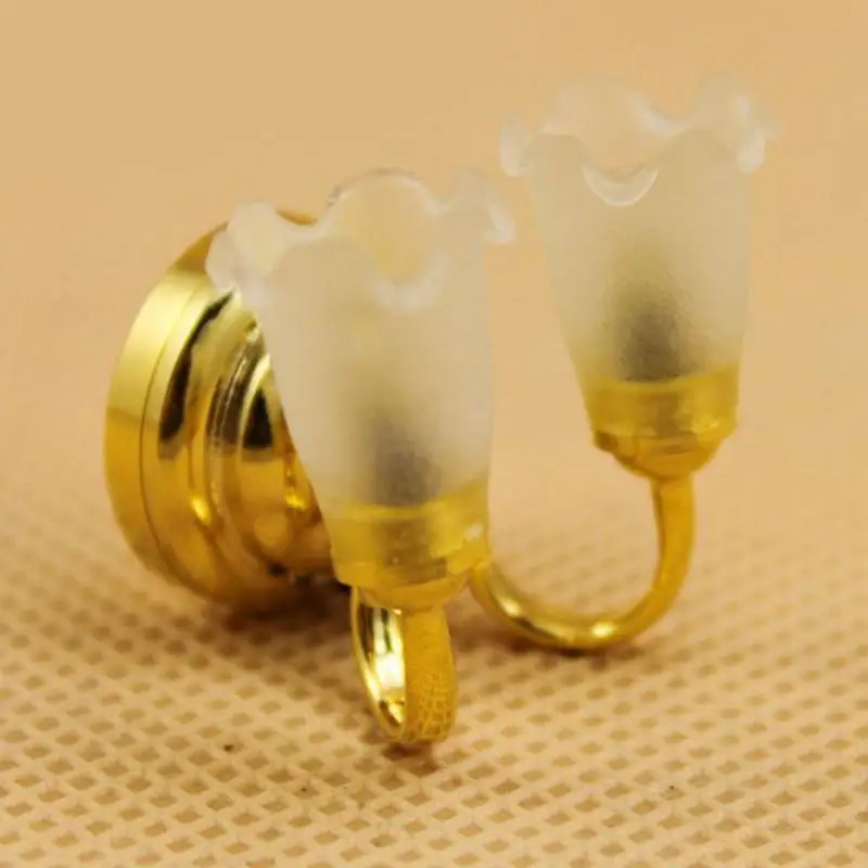 1:12 Миниатюрная лампа двойной цветок с головками бутон стены с кукольного домика лампы кнопка переключатель для игрушек аксессуары Кукольн...
1:12 Миниатюрная лампа двойной цветок с головками бутон стены с кукольного домика лампы кнопка переключатель для игрушек аксессуары Кукольн...