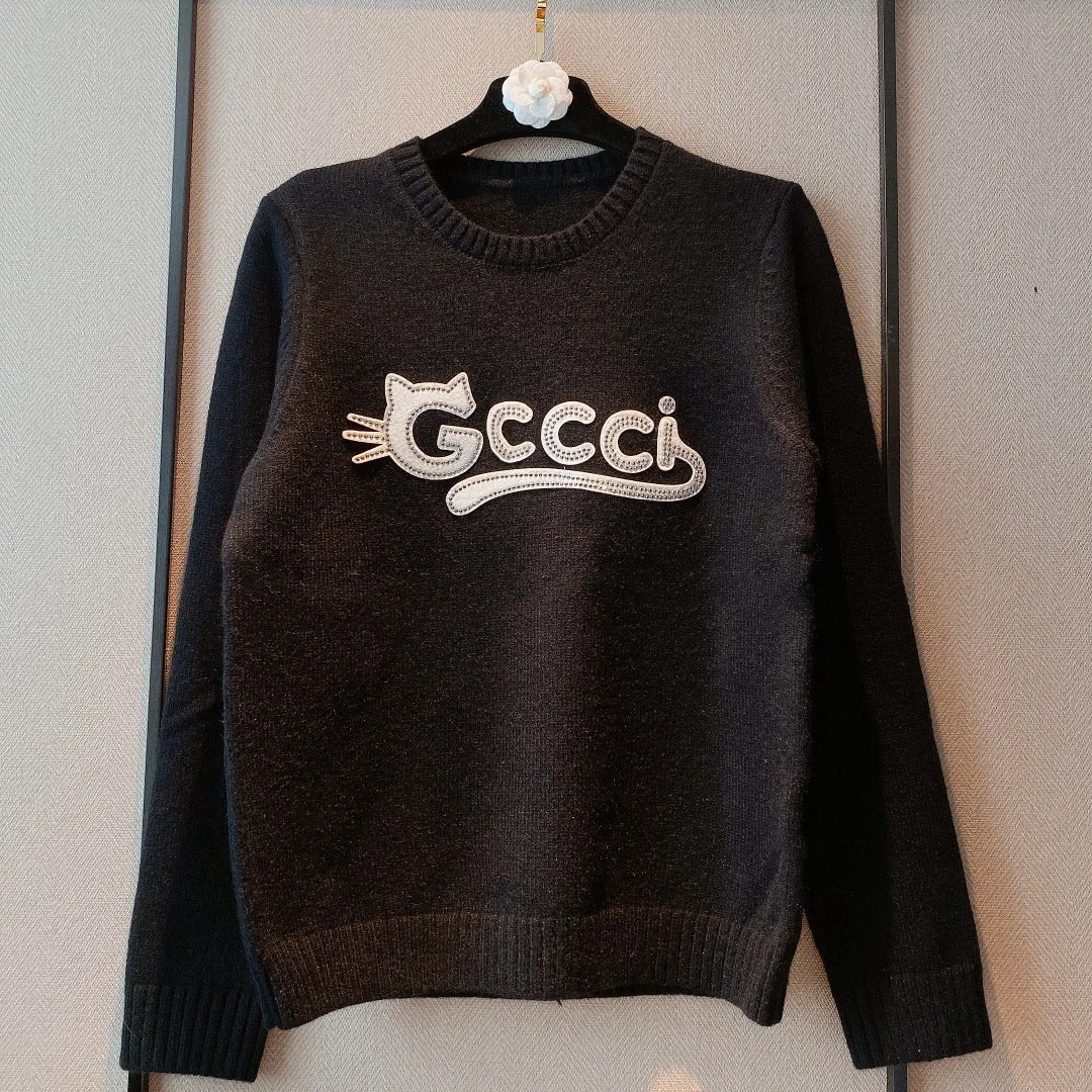 Luxury designer Autumn 2021 Sweaters For Women High End Beaded Logoed Long Sleeve O Neck Branded Knitted Sweater Pullover
Luxury designer Autumn 2021 Sweaters For Women High End Beaded Logoed Long Sleeve O Neck Branded Knitted Sweater Pullover