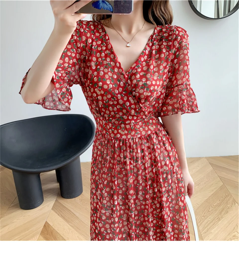 Retro Boho Chiffon Beach Dress Women Summer V-Neck Flared sleeves Floral Print Big Swing Party Dresses Vestidos Female
Retro Boho Chiffon Beach Dress Women Summer V-Neck Flared sleeves Floral Print Big Swing Party Dresses Vestidos Female