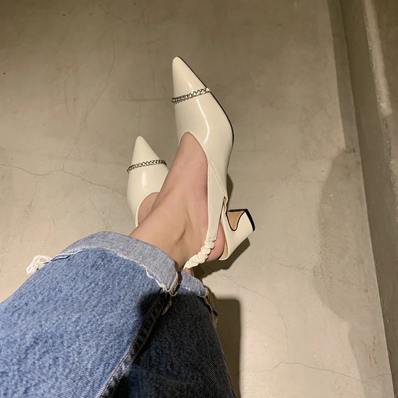 QUTAA 2021 Metal Pointed Toe Thick Heels Summer Genuine Leather Basic Women Shoes Back Strap Shallow Female Sandals Size 34-39
QUTAA 2021 Metal Pointed Toe Thick Heels Summer Genuine Leather Basic Women Shoes Back Strap Shallow Female Sandals Size 34-39