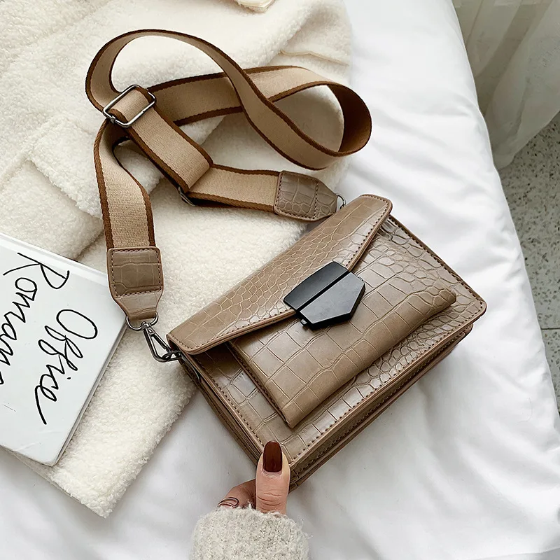 2021 new style mini handbag ladies fashion small bag simple style shoulder bag retro wide shoulder strap messenger bag wallet
2021 new style mini handbag ladies fashion small bag simple style shoulder bag retro wide shoulder strap messenger bag wallet