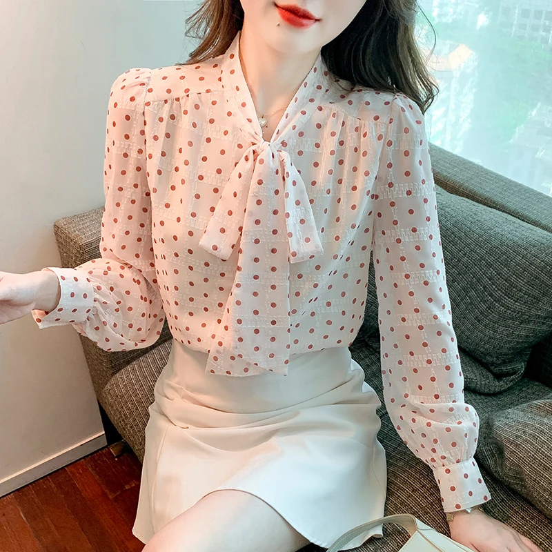 2022 Spring And Autumn New High-End Temperament Bow Neck Long Sleeve Wave Point Elegant Chiffon Design Fashion Top
2022 Spring And Autumn New High-End Temperament Bow Neck Long Sleeve Wave Point Elegant Chiffon Design Fashion Top
