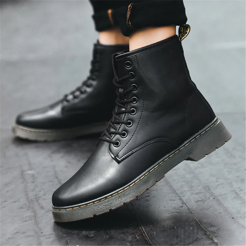 Martin boots men's 2020 autumn and winter trend mid-tube boots British locomotive wind tooling shoes all-match men's shoes
Martin boots men's 2020 autumn and winter trend mid-tube boots British locomotive wind tooling shoes all-match men's shoes