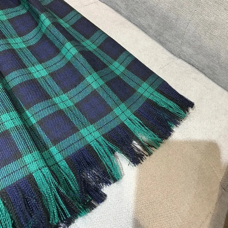 2020 Autumn Top Quality Runway Fashoin Short Sleeve Tassels Green Plaid Mini Wool Dresses
2020 Autumn Top Quality Runway Fashoin Short Sleeve Tassels Green Plaid Mini Wool Dresses