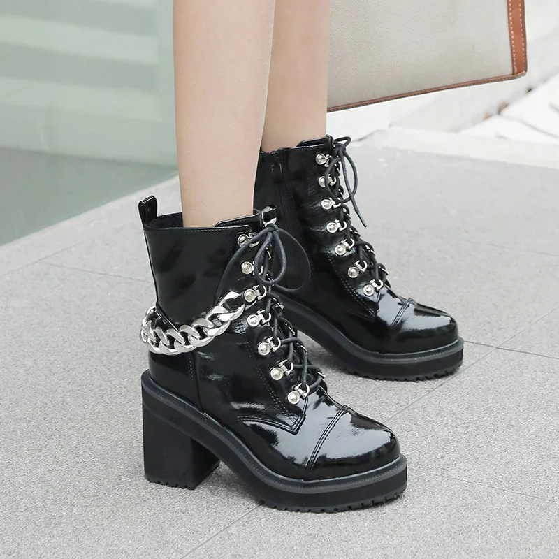 Brand New Fashion Gothic Cool Street Style Chains Punk Black Autumn Winter Combat Boots Jungle Boots Woman Shoes plus big size
Brand New Fashion Gothic Cool Street Style Chains Punk Black Autumn Winter Combat Boots Jungle Boots Woman Shoes plus big size