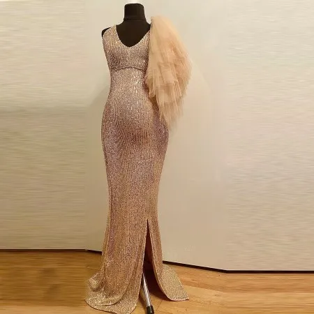 Elegant Champagne Sequins Mermaid Maternity Dresses V Neck Sleeves Size Slit Puffy Tulle Shoulder Plus Size Pregnancy Gowns
Elegant Champagne Sequins Mermaid Maternity Dresses V Neck Sleeves Size Slit Puffy Tulle Shoulder Plus Size Pregnancy Gowns