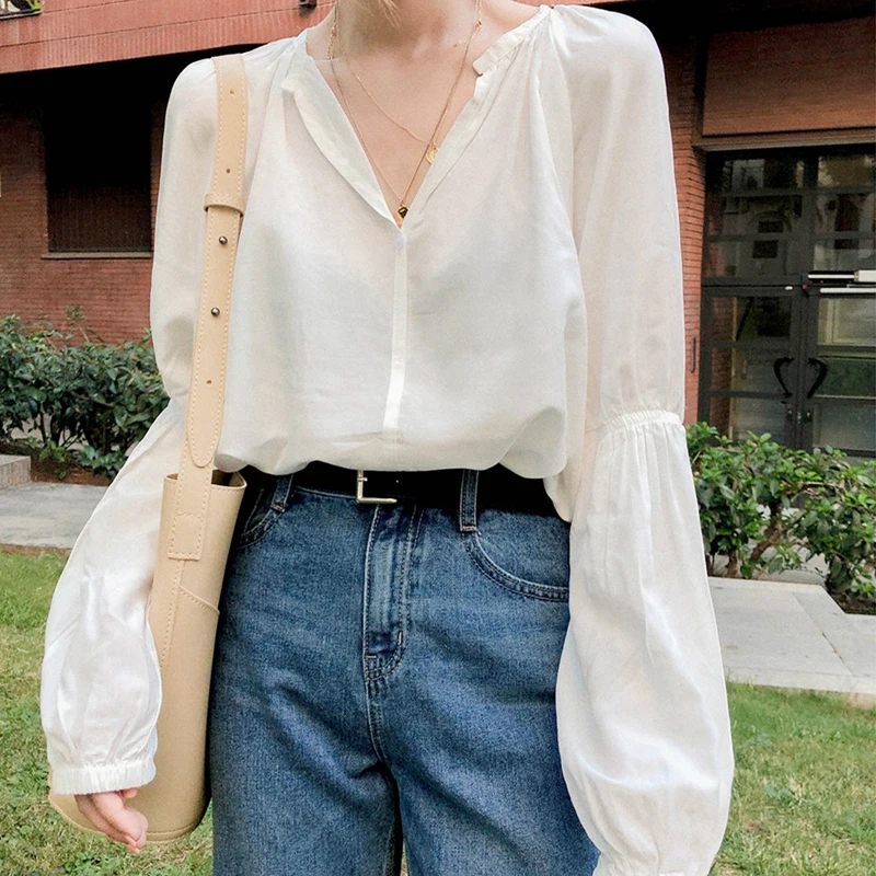 White oversized shirt women blouse blusas mujer de moda 2020 chemisier femme plus size tops womens shirts blouses autumn clothes
White oversized shirt women blouse blusas mujer de moda 2020 chemisier femme plus size tops womens shirts blouses autumn clothes
