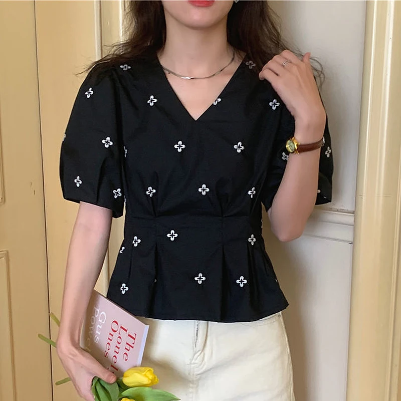 BETHQUENOY Bluzka Damska Vintage Women Shirts Summer Tops Ladies 2021 V-Neck Short Sleeve Blouses Chemise Femme Camisas De Mujer
BETHQUENOY Bluzka Damska Vintage Women Shirts Summer Tops Ladies 2021 V-Neck Short Sleeve Blouses Chemise Femme Camisas De Mujer