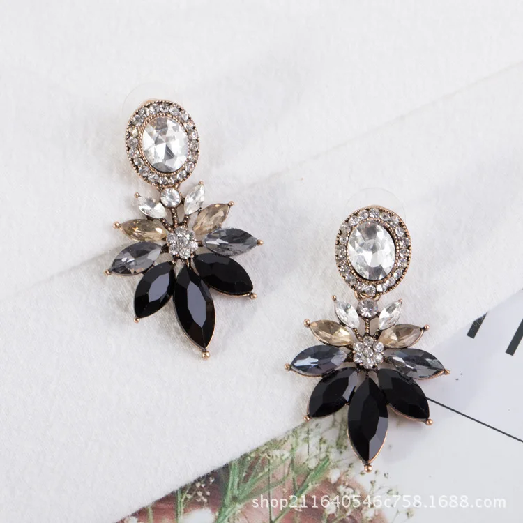 YaYi Jewelry Bohemia New Multi Glass Rhinestone Dangle Crystal Women's Fashion Ancient Silver Color Gem Wedding Earrings Gift
YaYi Jewelry Bohemia New Multi Glass Rhinestone Dangle Crystal Women's Fashion Ancient Silver Color Gem Wedding Earrings Gift