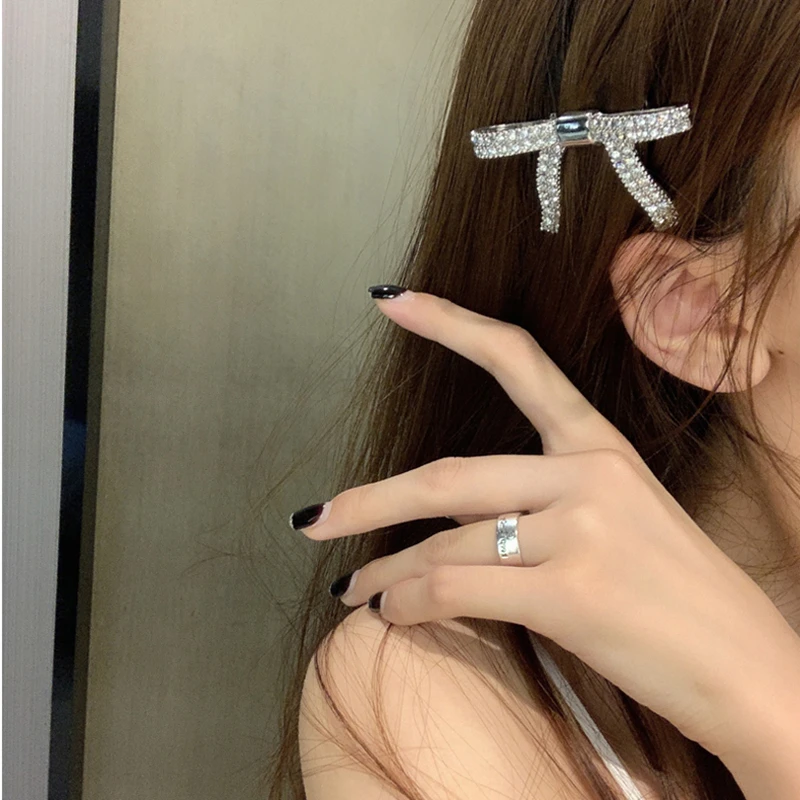Fashion Metal Bow Hair Clip Barrettes Shiny High Quality Crystal Hairpin Barrette Women Girls Trend Hair Accessories
Fashion Metal Bow Hair Clip Barrettes Shiny High Quality Crystal Hairpin Barrette Women Girls Trend Hair Accessories