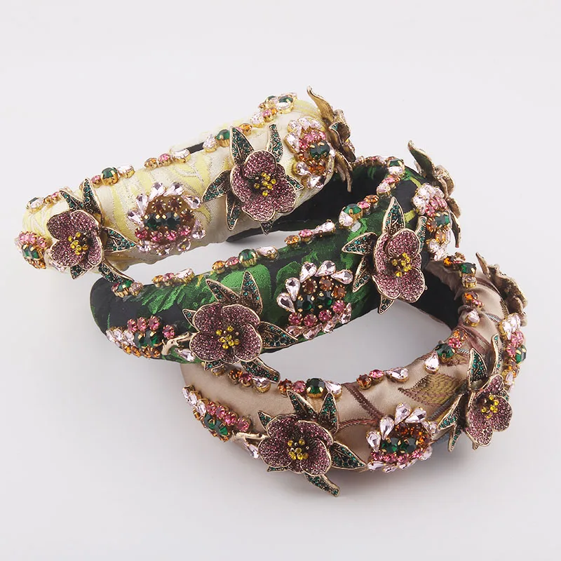 New Fashion Baroque Inlaid Color Rhinestone Flower Sponge Headband Ladies Prom Personality Temperament Travel Memorial Hair 826
New Fashion Baroque Inlaid Color Rhinestone Flower Sponge Headband Ladies Prom Personality Temperament Travel Memorial Hair 826